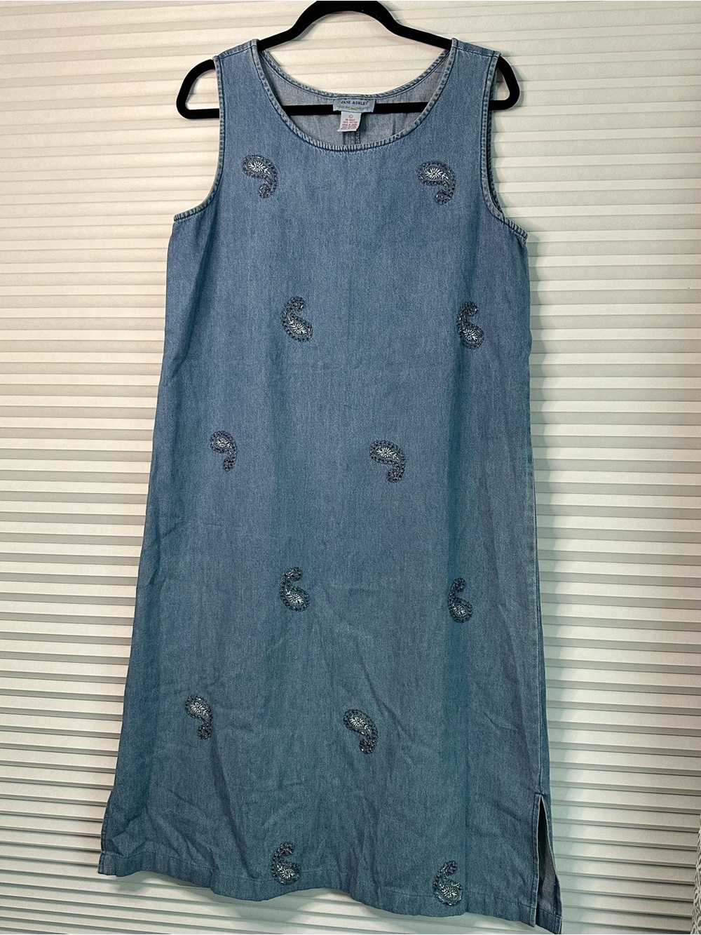 Jane Ashley Blue Denim Sleeveless Midi Dress with Embroidered Paisleys